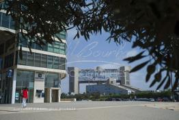 Image du Maroc Professionnelle de  Le Zenith Business Center, situé au cœur du premier parc d'affaires marocain prospère dans le nouveau quartier d'affaires de Sidi Maârouf à mi- chemin entre l'Aéroport international Mohamed V et le centre ville. Au fond "Le Casablanca Technopark" (Point d'ancrage des Technologies), il a pour mission d'aider à la création et au développement d'entreprises dans les TIC, il a été lancé  depuis 12 ans, le Lundi 17 Septembre 2012. (Photo / Abdeljalil Bounhar)

 



 